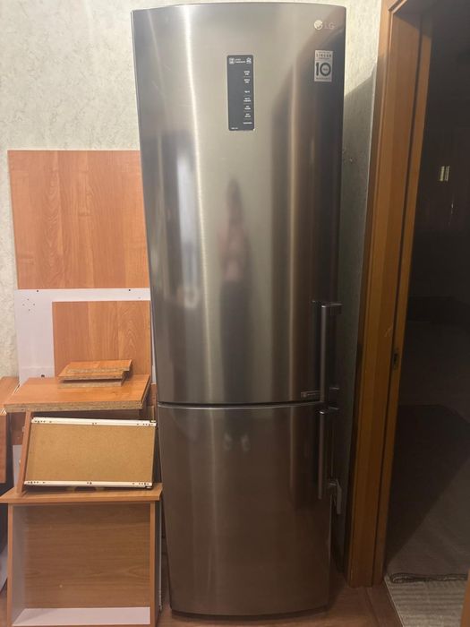 Холодильник LG 2019 года
