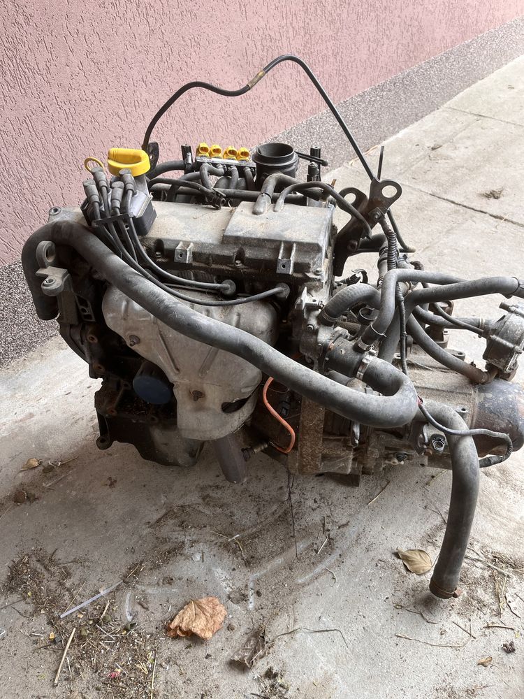 Vând motor logan 1.6 benzină 16 valve