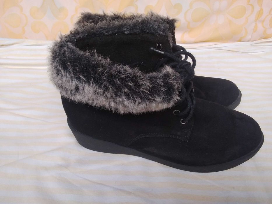 Велурени боти, 35 номер