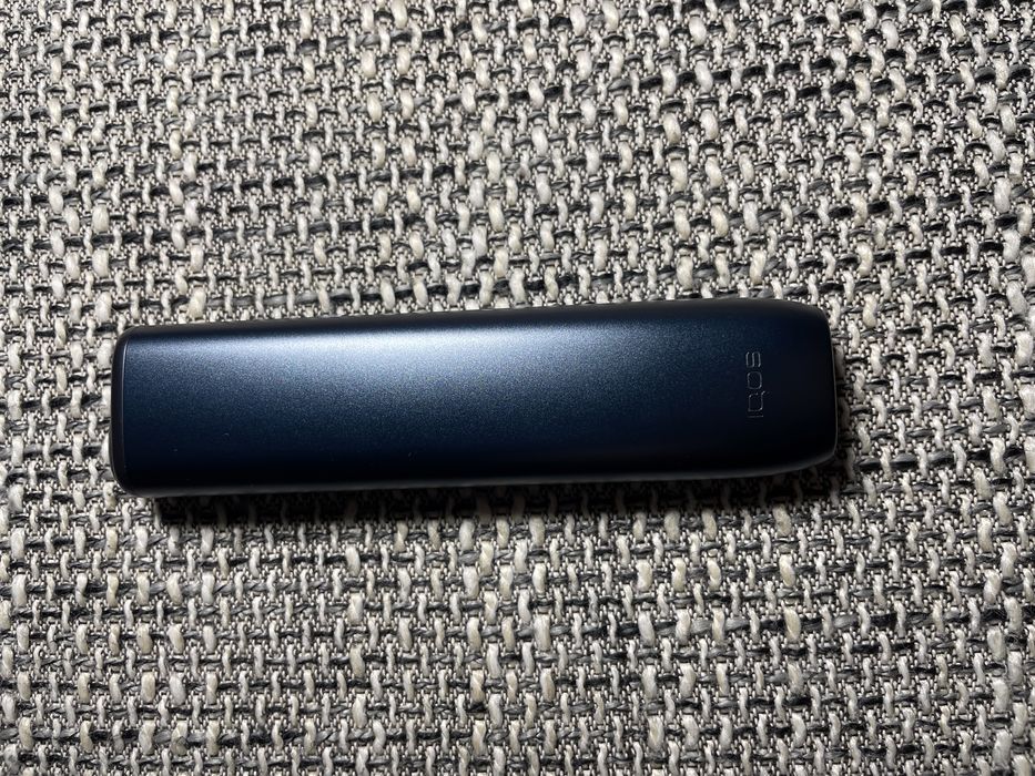 iqos iluma one dark blue