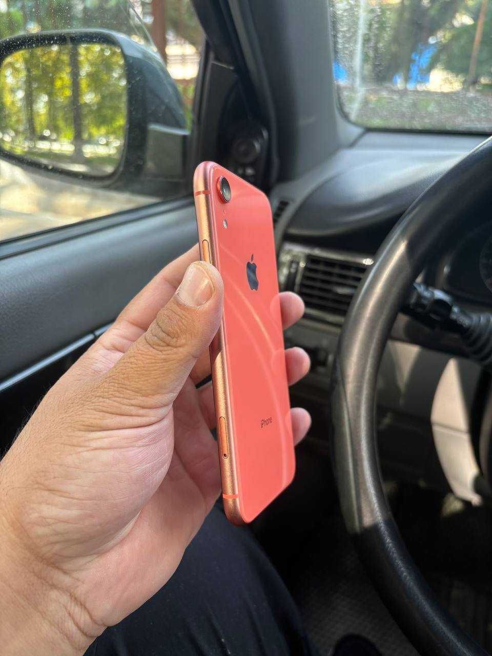 iPhone XR 128GB ideal!