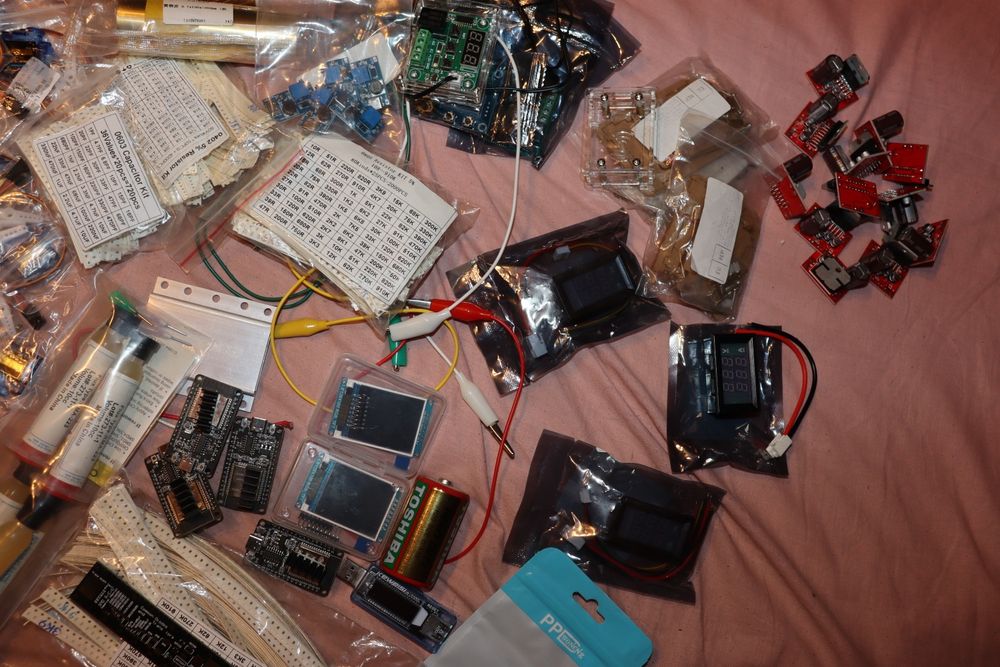 Pack Diverse Kituri Electronice si Consumabile Noi