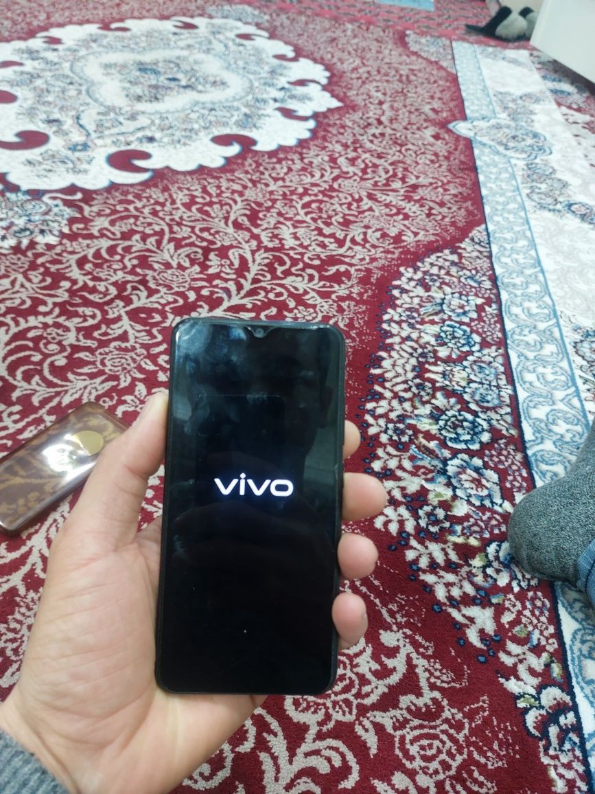 Vivo y 1 s sotiladi 32 gb karobka dakument bor