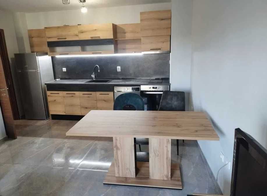 Дава се под наем Двустаен апартамент в Пловдив, Център - 65 кв.м за 450 € - Снимка #1