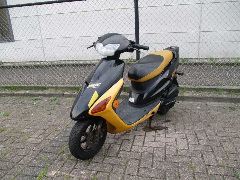 Inchiriere scuter Honda SFX50 2T 50cc Bucuresti 190 lei saptamana