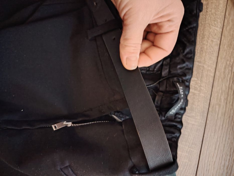 Pantaloni negri L zara
