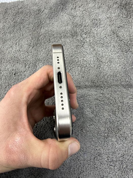 iphone 15 pro aybi yoq ochilmagan