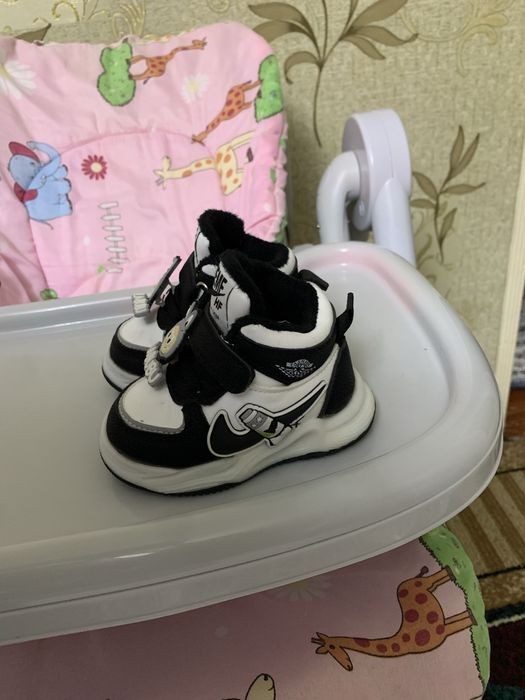 Абсолютно новые детские красовки не разу не одёваны размер 18