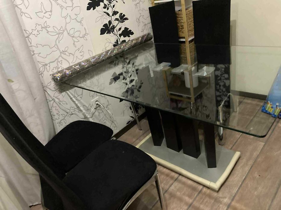 Стъклена маси (кухненска и холна)