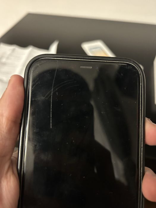 Vand telefon iphone 11