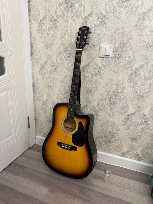 Гитара Акутическая с функциой подсоединение на калонку.