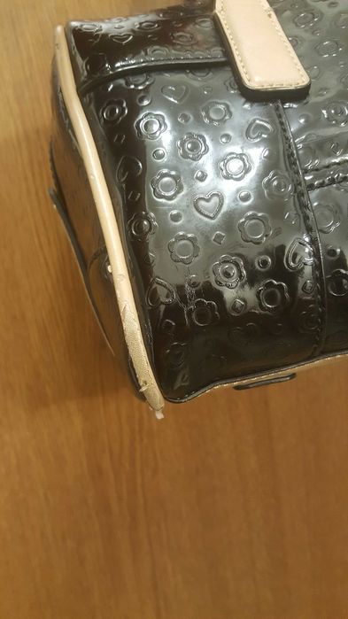 Guess чанта НАМАЛЕНА