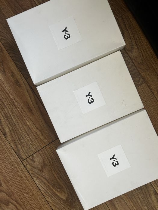 Vand Adidasi Y-3 noi