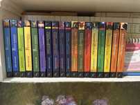 Volumele 1-18 din Pisicile Războinice,de Erin Hunter