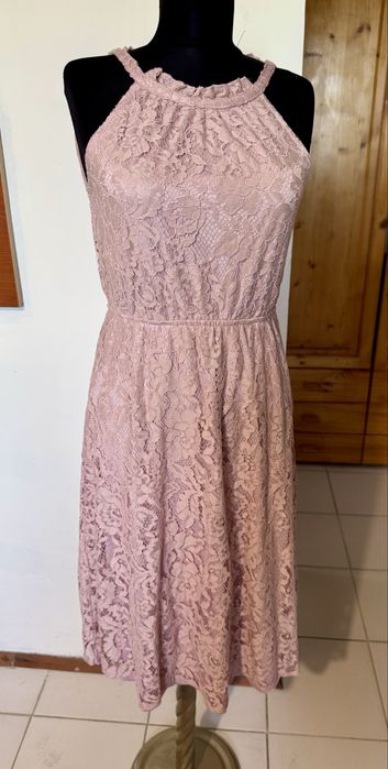 Розова рокля Reserved и дамска рокля Benetton