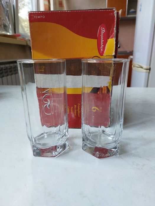 Продам стаканы под напитки 5 шт, под водочку 6 шт