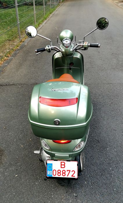 Piaggio Vespa LVX 125