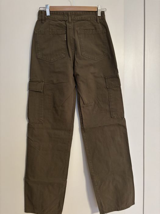 Vand pantaloni dama Stradivarius