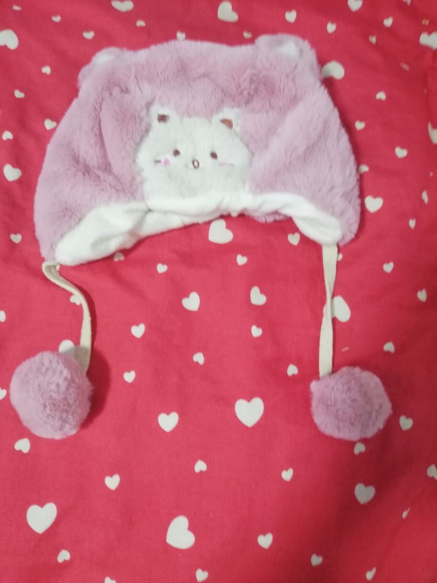 Vând căciulită de bebe