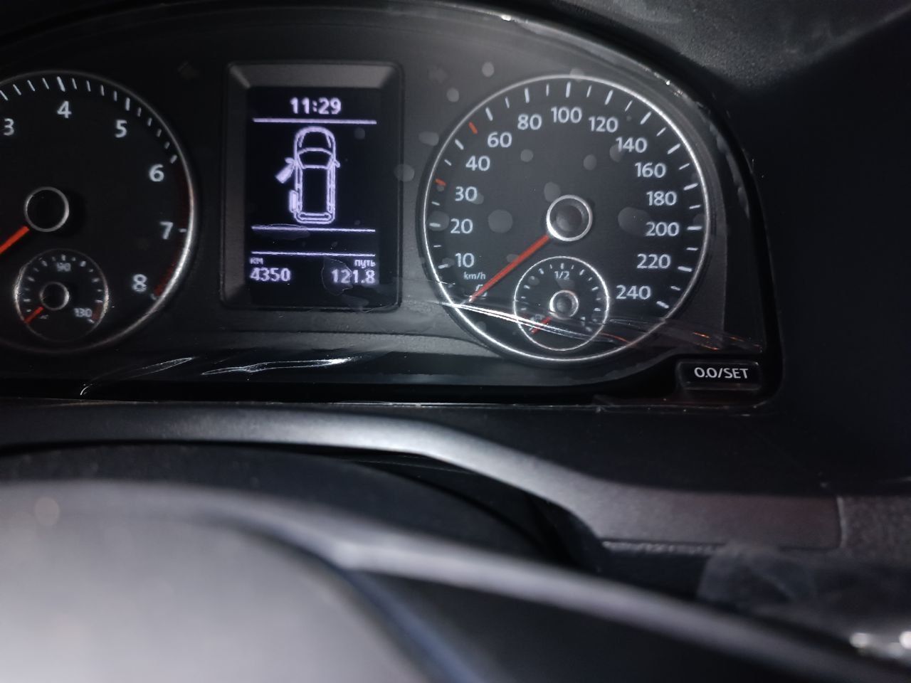 Moshina sotiladi Volkswagen