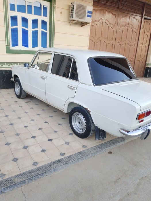 Vaz 2101 sotiladi
