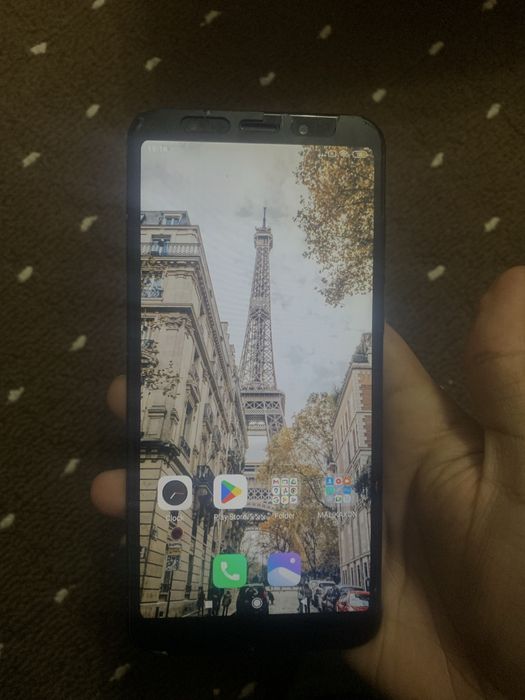 Redmi 5 plus holati yaxwi 32 tali hamma joyi zur