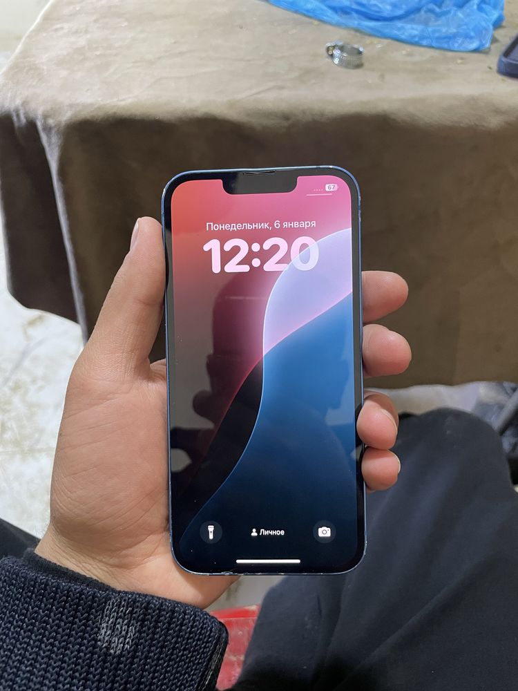 iPhone.      13.