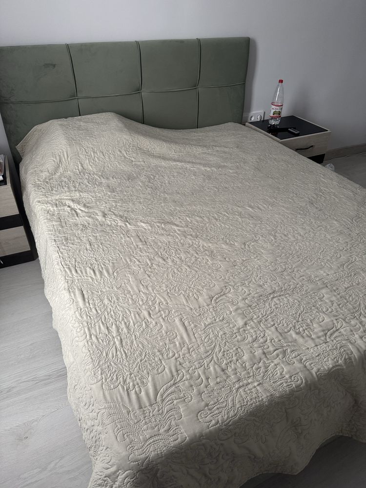Продам двуспальную кровать