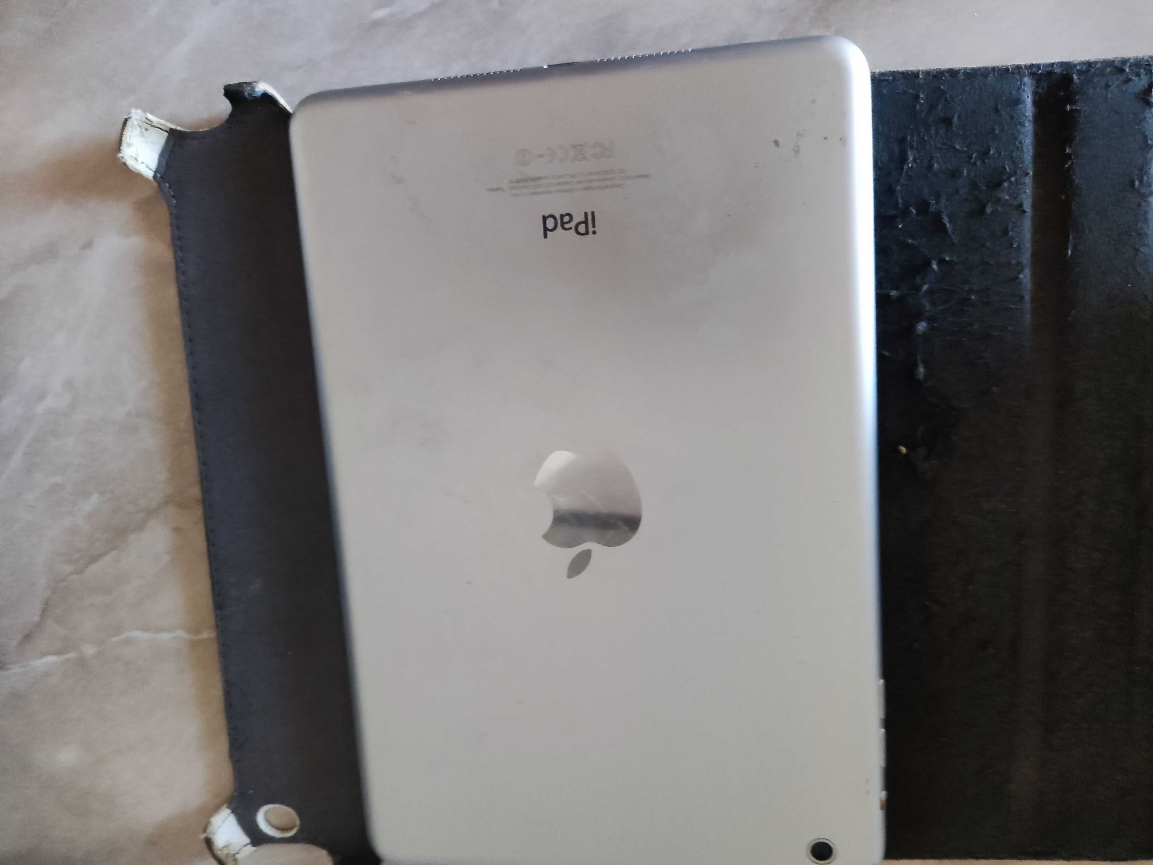 iPad A1475 работещ запазен с калъф