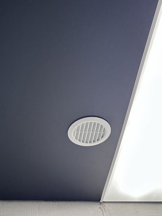 Кермелі төбе Натяжные потолки