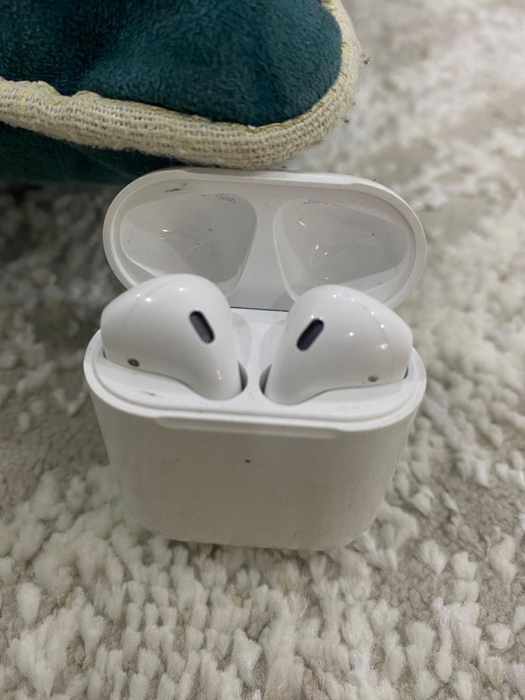 Продается Airpods оригинал
