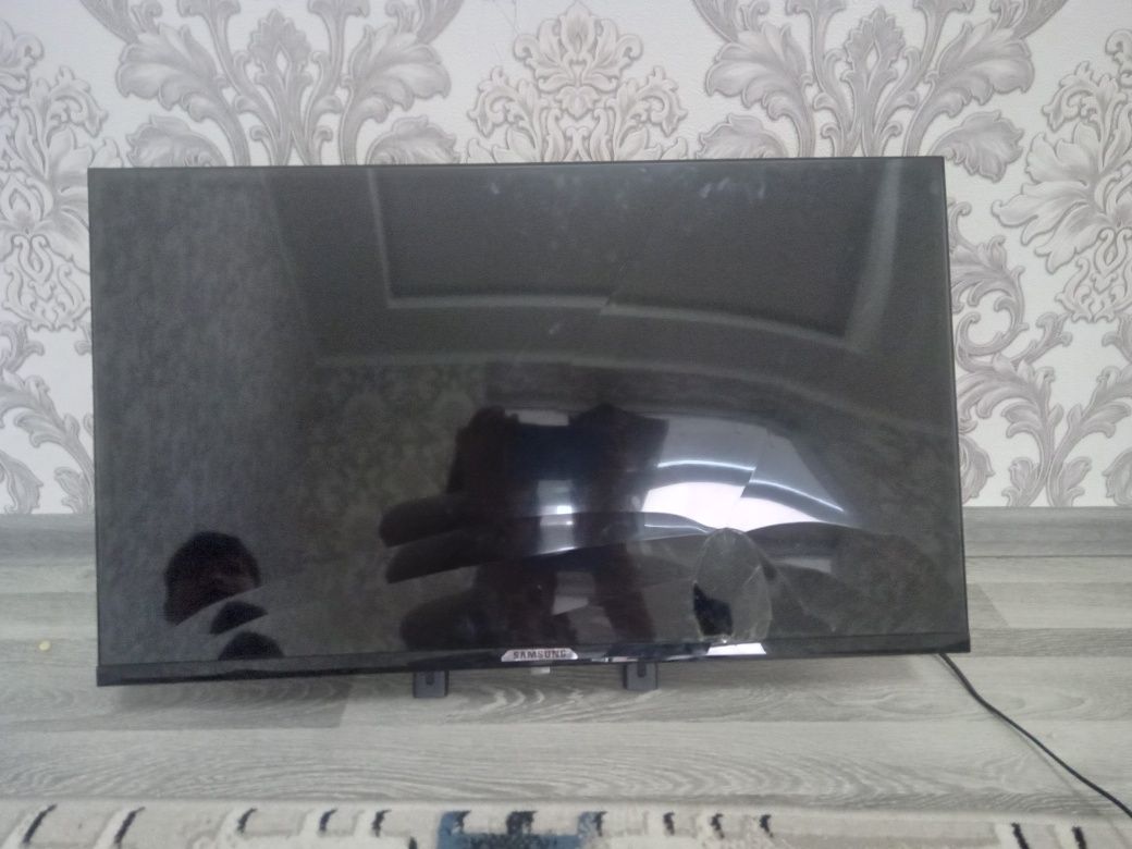 Smart 32 tali tilivizor sotiladi. Yepyengiydi orqasida kranshteniyam b