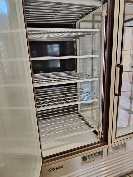 Комбинирана сладкарска витрина