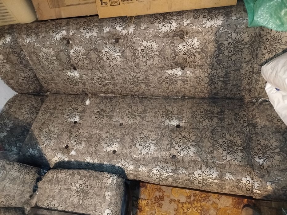 Диван и два кресла