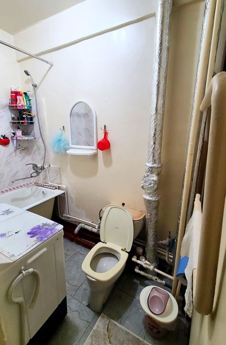 1,2 xonali podyezdli galareyka uy sotiladi