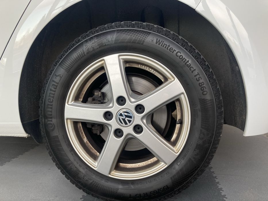 VW Golf 7.5 Highline ( напълно обслужен)