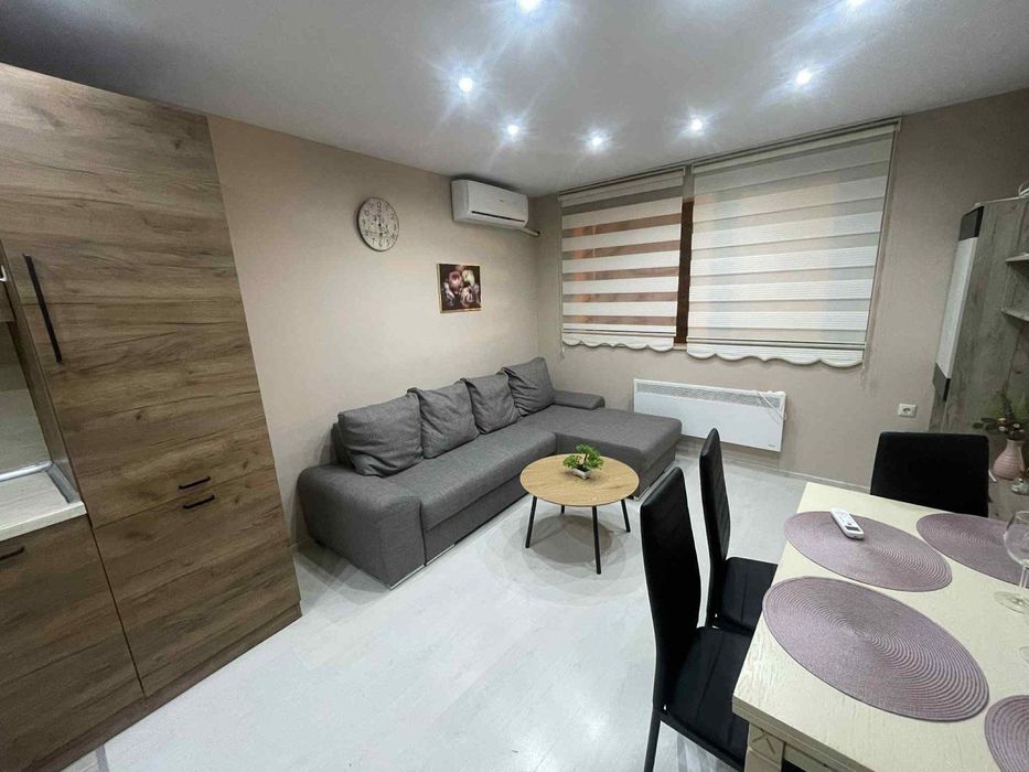 Дава се под наем Тристаен апартамент в Варна, Конфуто - 80 кв.м за 714 € - Снимка #4