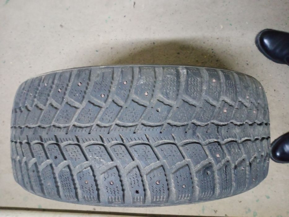 Шины зимние продается