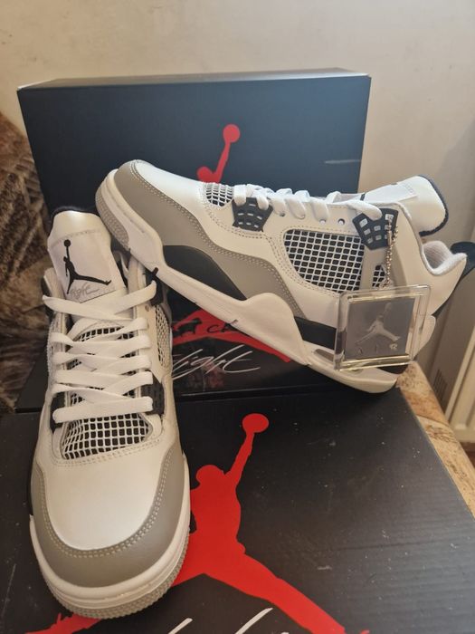 Jordan 4 retro m b