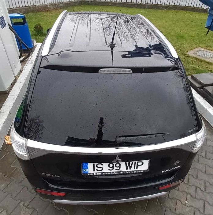 MITSUBISHI OUTLANDER 2014 -  7 LOCURI - Stare foarte buna!