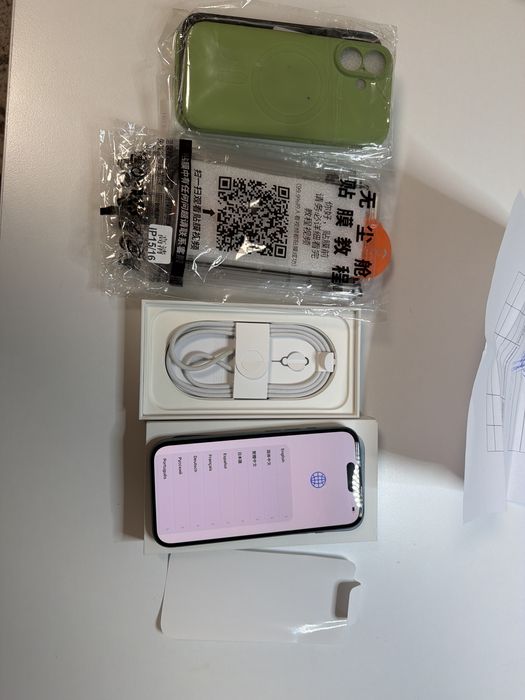 Iphone 16 / 256 Gb.