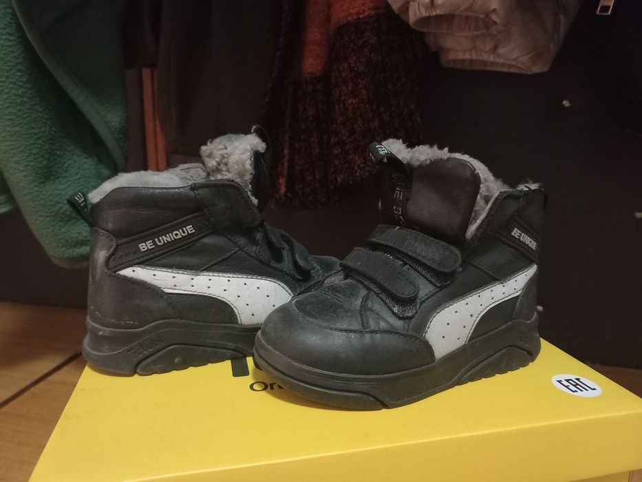 Продам детскую зимнюю обувь 26 размер Турция