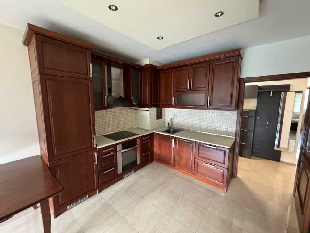 Дава се под наем Тристаен апартамент в София, Център - 100 кв.м за 816 € - Снимка #2