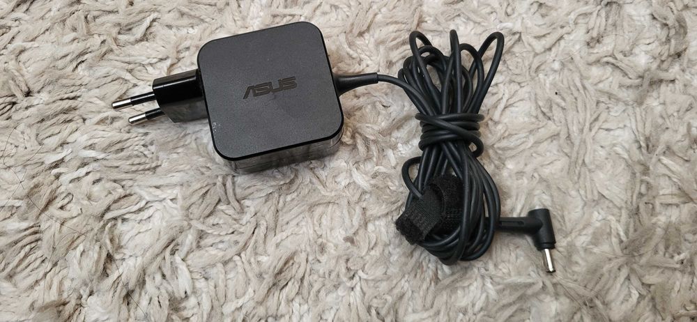 ASUS Incarcator 19V-2.37A adaptor fuctional