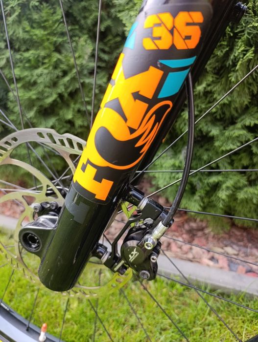 Планински велосипед Мекица GIANT REIGN за скачане. 27,5/XL