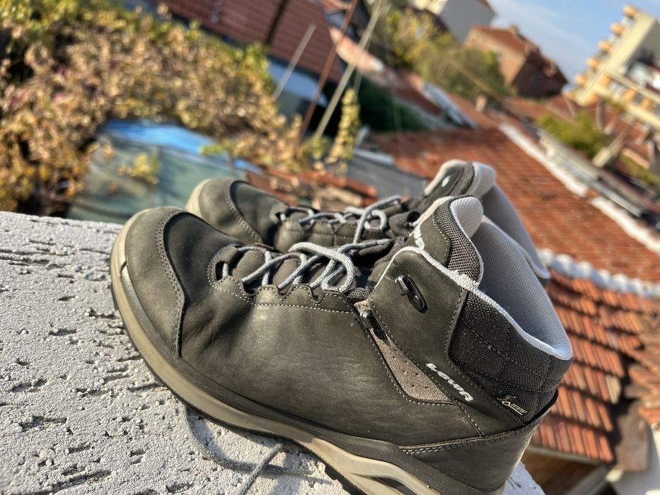 Lowa Gore-Tex 41 1/2 Mid