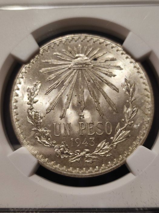 1 песо 1943 г. Мексико NGC MS-65 (сребро)