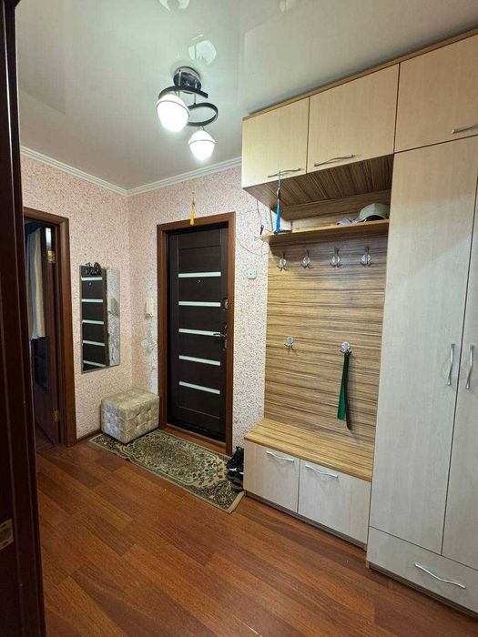 Продам 2-комнатную квартиру в 7 мкр