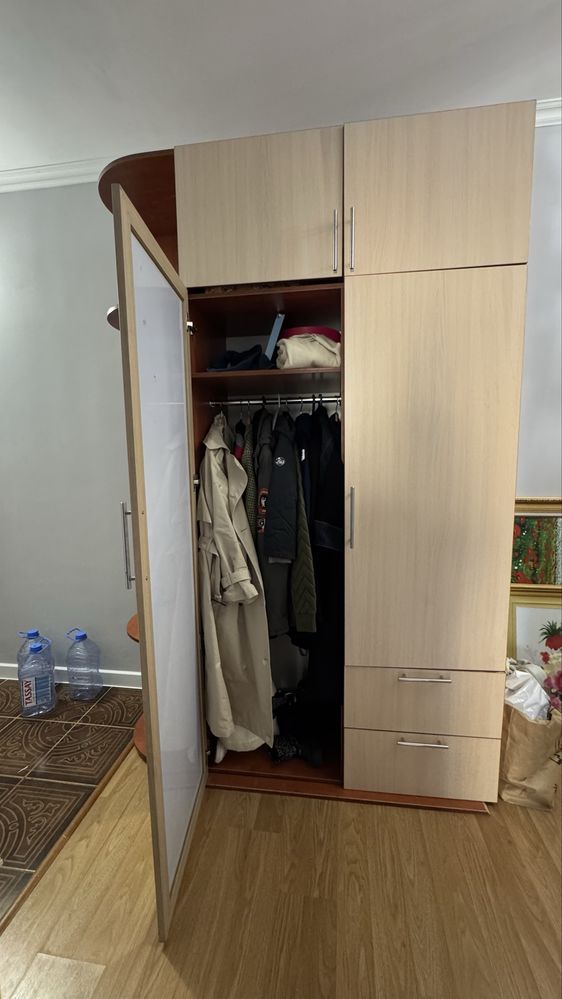 Продам шкаф в прихожую