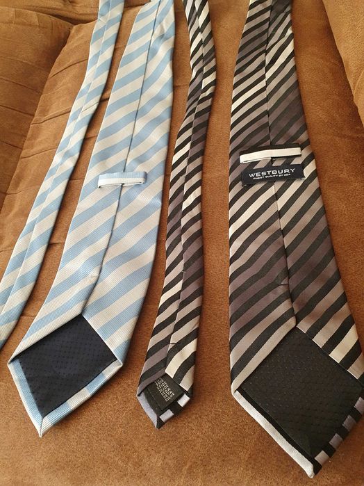 Вратовръзка - като нови - червени / синьо-сиво райе